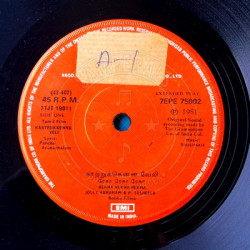 Disc-II_Side-One42b2e79d825da0b9.th.jpg